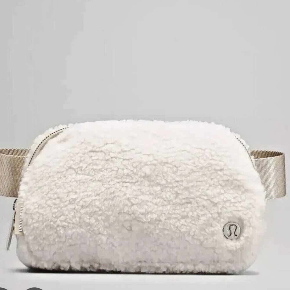Lululemon Fleece Everywhere Belt Bag 1L  in Natural Ivory/Trench